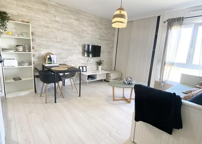 Studio Recent Proche De La Mer